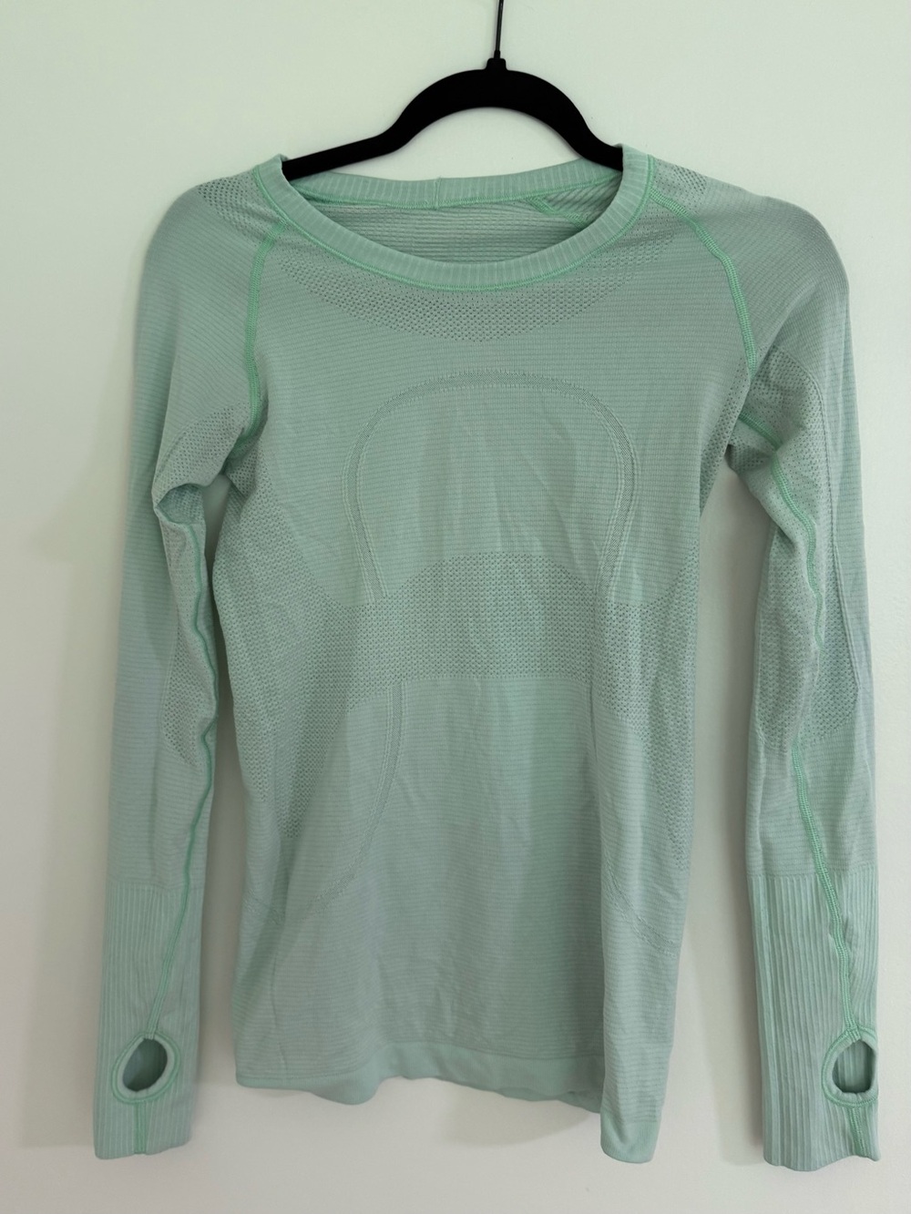 lululemon athletica Green Long-Sleeve Swiftly Top - size 4
